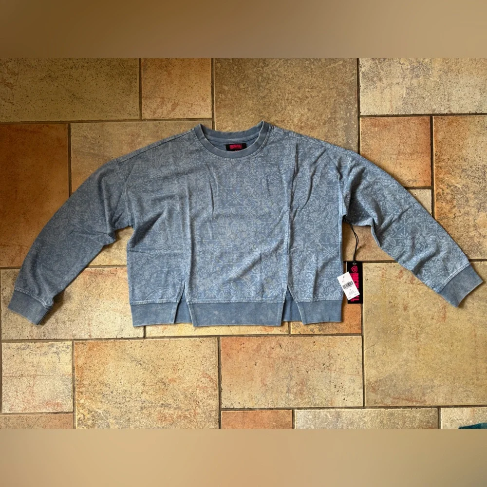 Rock & Roll Denim Blue Bandana Print Crewneck Pullover Sweatshirt Size M NWT - Picture 5 of 6